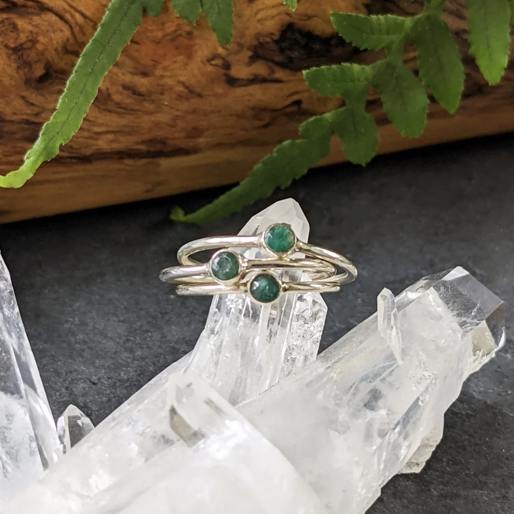 🦋LAST🦋 NWT Baizaar Emerald and Sterling Silver Stacking Ring, Size 8